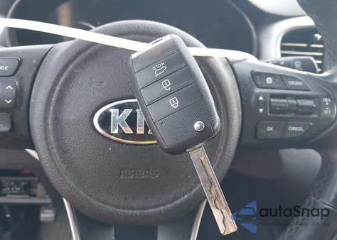 2017 Kia Sorento 2.4L Lx z USA, uszkodzony, nr VIN 5XYPG4A38HG276913